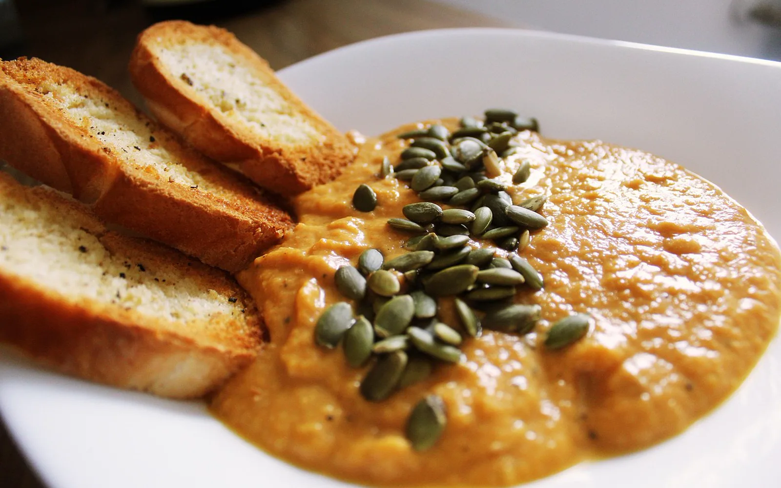 Тёплый обед на столе